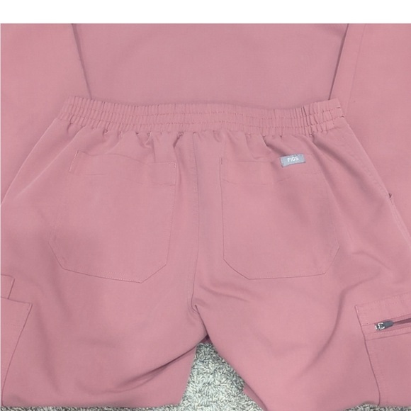 NWOT Figs Mauve Set - Picture 8 of 8